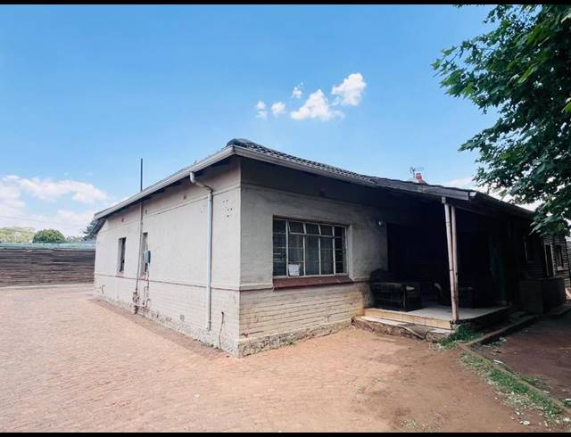 16 BEDROOM HOUSE FOR SALE IN BRENTHURST